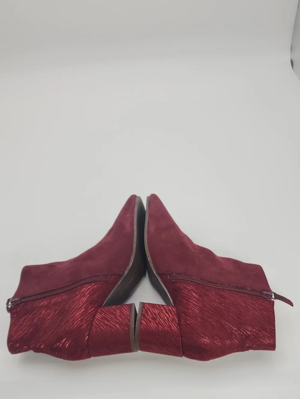 Violet & Red Dahlia Burgundy Suede Textured Metallic Block Heel Boots Size 7.5